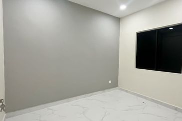 Kulai / Taman Putri Kulai / Sri putri Kulai / Double Storey House / Unblock Unit