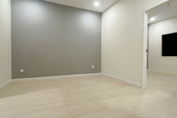 Kulai / Taman Putri Kulai / Sri putri Kulai / Double Storey House / Unblock Unit