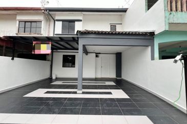 Kulai / Taman Putri Kulai / Sri putri Kulai / Double Storey House / Unblock Unit