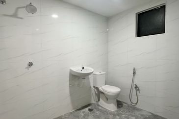 Kulai / Taman Putri Kulai / Sri putri Kulai / Double Storey House / Unblock Unit