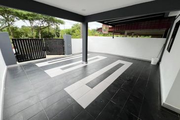 Kulai / Taman Putri Kulai / Sri putri Kulai / Double Storey House / Unblock Unit