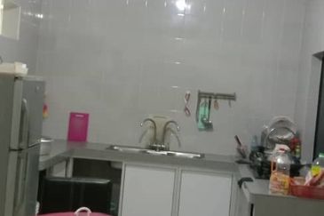 Kulai / Kulai Besar / Taman Onn Holding / Jalan Cengkih / Single Storey / Fully Renovation Unit 