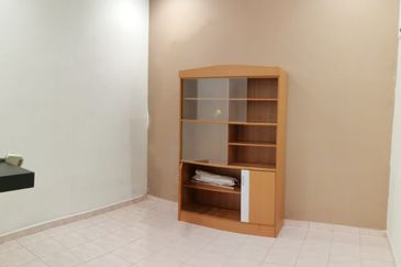 Kulai / Kulai Besar / Taman Onn Holding / Jalan Cengkih / Single Storey / Fully Renovation Unit 