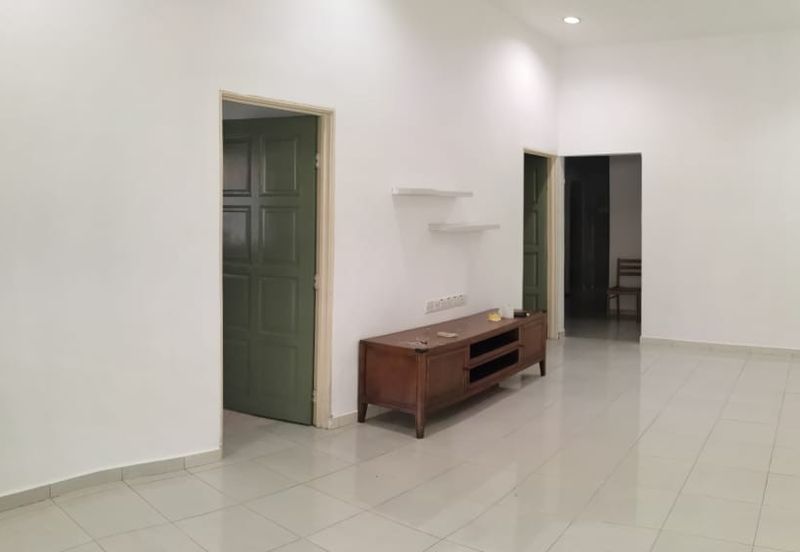 Kulai / Kulai Besar / Taman Onn Holding / Jalan Cengkih / Single Storey / Fully Renovation Unit 