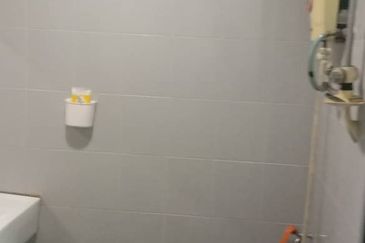 Kulai / Kulai Besar / Taman Onn Holding / Jalan Cengkih / Single Storey / Fully Renovation Unit 