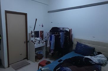 Kulai / Taman Putri Kulai / Jalan Sri Putri 8/2 --shoplot Apartment