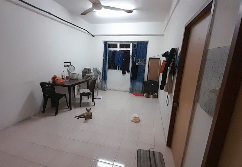 Kulai / Taman Putri Kulai / Jalan Sri Putri 8/2 --shoplot Apartment