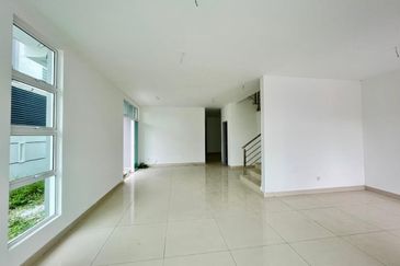 Skudai / Taman Mutiara / Taman Mutiara Bestari 3 @ 2 Storey Cluster House 👍Facing Garden
