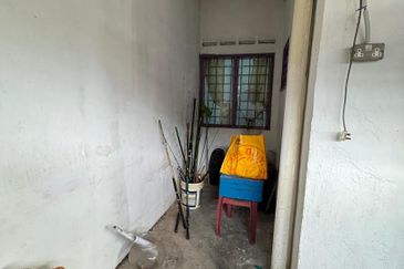 Kulai - Taman Makmur - Jalan Makmur - Single Storey Terrace House 