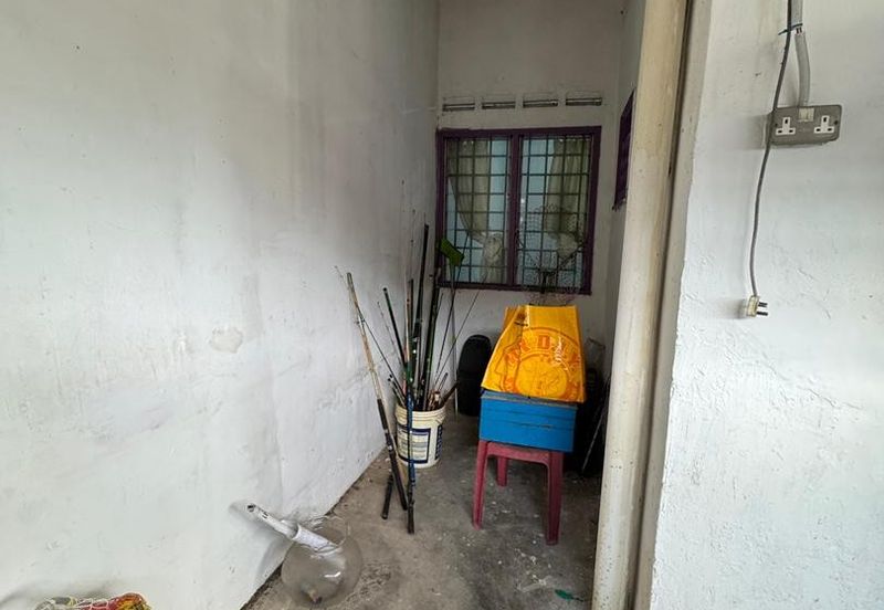 Kulai - Taman Makmur - Jalan Makmur - Single Storey Terrace House 