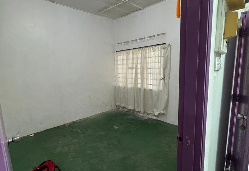 Kulai - Taman Makmur - Jalan Makmur - Single Storey Terrace House 