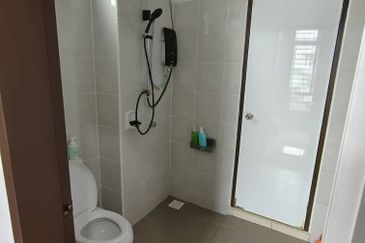 Kulai - Taman Impiana Kelapa Sawit - Double Storey Terrace House (Corner Lot)