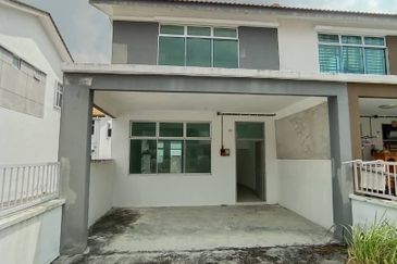 Skudai - Taman Pulai Mutiara (Camellia Type) - Double Storey Terrace House Endlot *(Bared unit)*