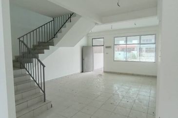 Skudai - Taman Pulai Mutiara (Camellia Type) - Double Storey Terrace House Endlot *(Bared unit)*