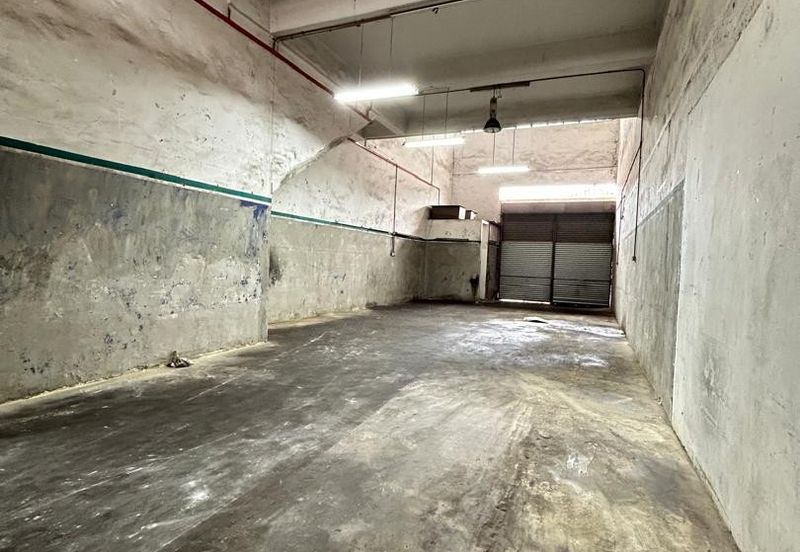 Kulai Senai / Saleng/  Taman Mesra / Jalan Cermai / 1.5 shop lot