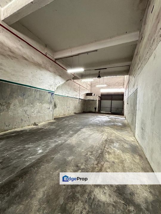 Kulai Senai / Saleng/  Taman Mesra / Jalan Cermai / 1.5 shop lot, Johor, Kulai