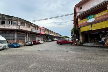 Kulai Senai / Saleng/  Taman Mesra / Jalan Cermai / 1.5 shop lot