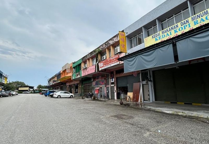 Kulai Senai / Saleng/  Taman Mesra / Jalan Cermai / 1.5 shop lot