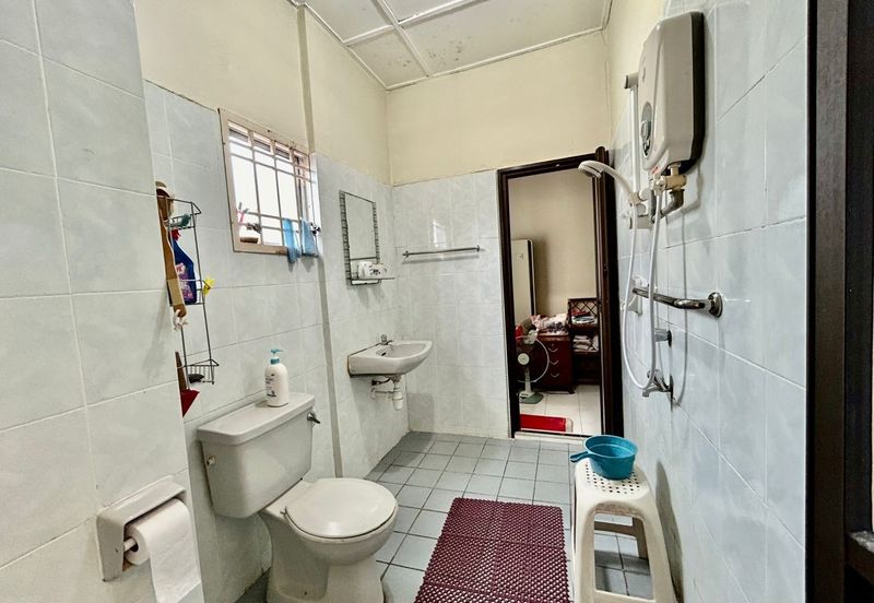 Kulai / Taman Putri Kulai Fasa 11 / Double storey *ENDLOT* terrace house / Unblock Unit