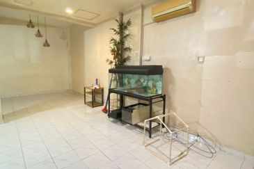 Kulai Bandar Putra / Jalan Enggang / Big Double Storey Terrace House