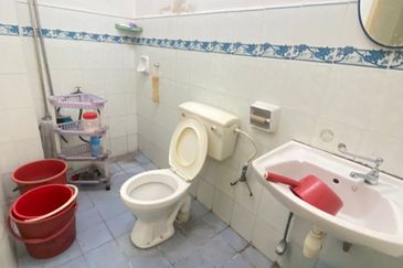 Kulai Bandar Putra / Jalan Enggang / Big Double Storey Terrace House