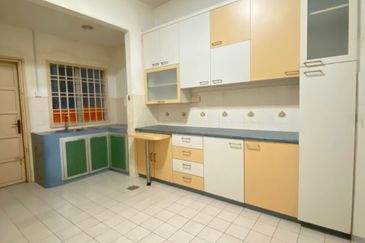 Kulai Bandar Putra / Jalan Enggang / Big Double Storey Terrace House