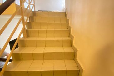 Kulai Bandar Putra / Jalan Enggang / Big Double Storey Terrace House