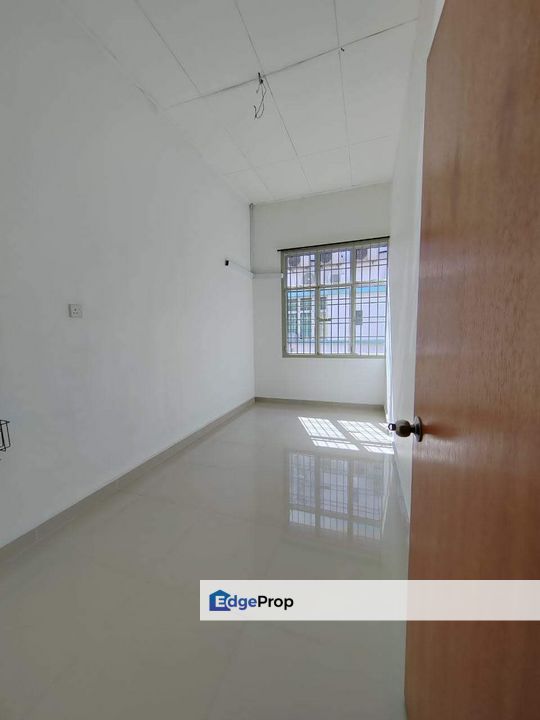 Kulai Bandar Putra / Jalan Merbau ✅Double Storey Shoplot , Johor, Kulai