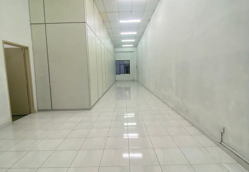 Kulai  Bandar Putra / Jalan Merbau / ✅Double Storey Shoplot