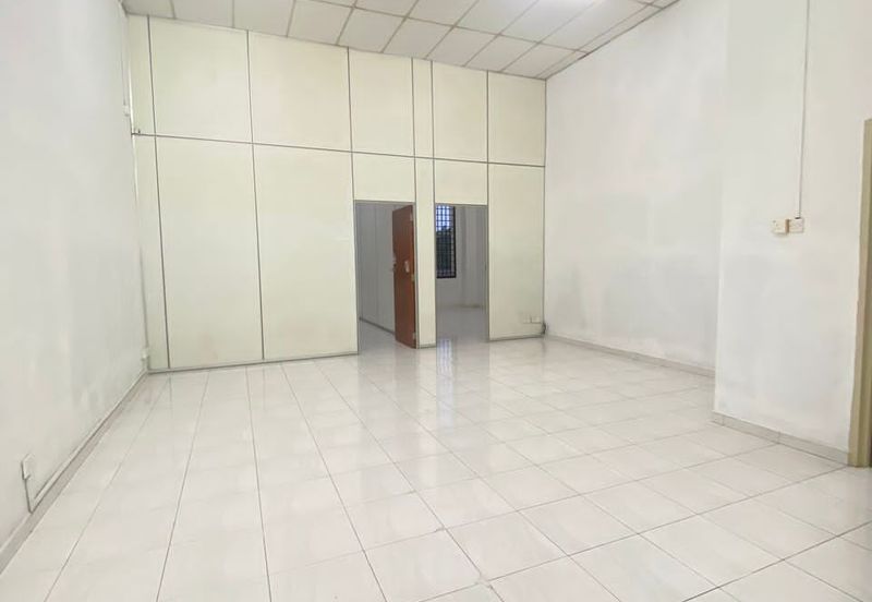 Kulai  Bandar Putra / Jalan Merbau / ✅Double Storey Shoplot