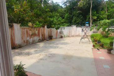 Kulai - Senai / Saleng - Taman Muhibah - Double Storey Corner Lot 