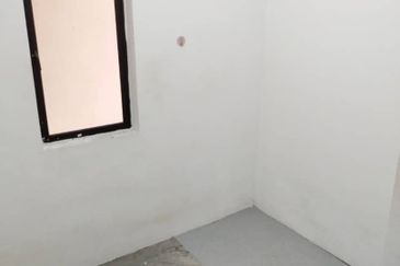 Masai -  plentong utama -  jalan daisi taman - Low Medium Cost Flat