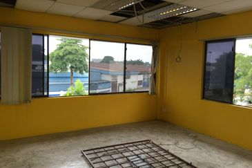 Ulu Tiram - Taman Cemerlang - Taman perindustrian - 1.5 Storey Semi D Factory - Light Industry