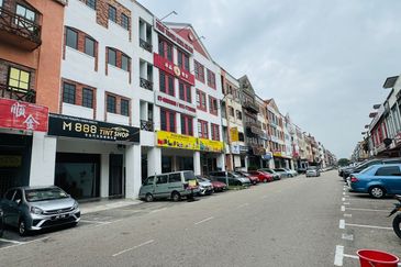 Kulai - Bandar Indahpura - Jalan Kenanga - 4 storey shoplot