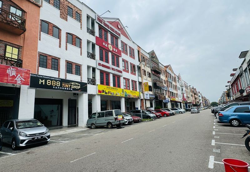 Kulai - Bandar Indahpura - Jalan Kenanga - 4 storey shoplot