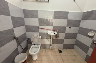 Gelang Patah - Taman.Nusa Perintis 1 - Jalan Nusa Perintis - Double Storey House Unblock Unit