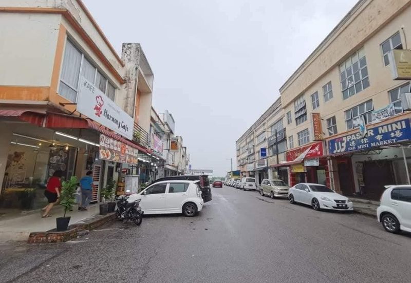 Kulai Bandar Putra - Jalan.Kenari / Double Storey Shoplot 2unit