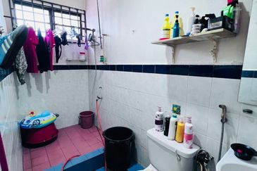 JB - Taman Tampoi Utama - Double Storey  Corner Lot 