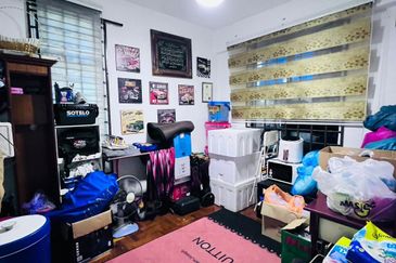 JB - Taman Tampoi Utama - Double Storey  Corner Lot 