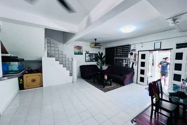 JB - Taman Tampoi Utama - Double Storey  Corner Lot 