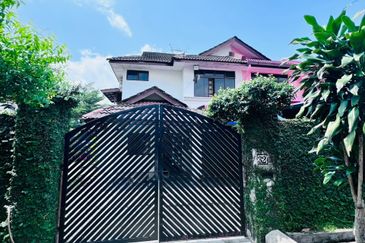 JB - Taman Tampoi Utama - Double Storey  Corner Lot 