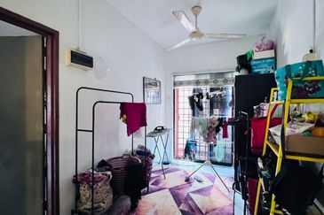 JB - Taman Tampoi Utama - Double Storey  Corner Lot 