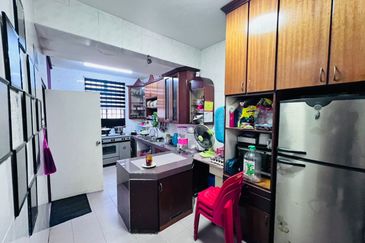 JB - Taman Tampoi Utama - Double Storey  Corner Lot 