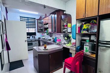 JB - Taman Tampoi Utama - Double Storey  Corner Lot 