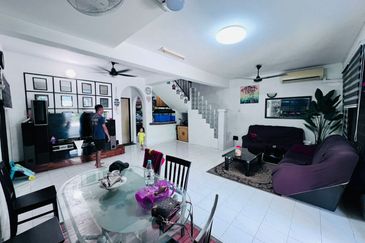 JB - Taman Tampoi Utama - Double Storey  Corner Lot 