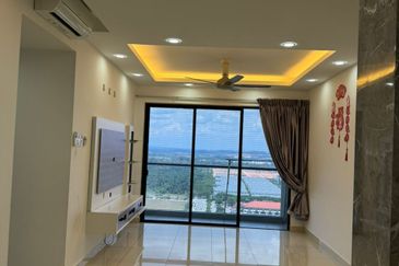 JB - Bandar Uda Utama - Persisiran Sutera Danga - The Raffles Suites Corner lot