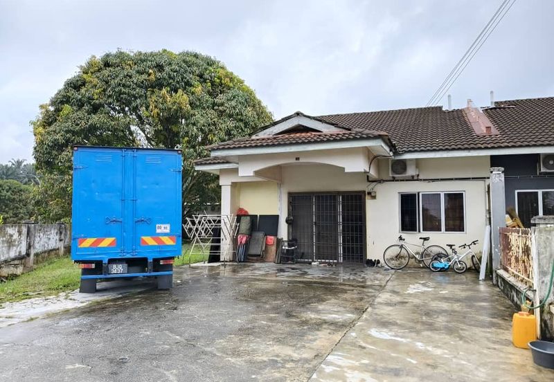 Kota Tinggi - Tmn Sri Saujana - Single storey terrace house corner