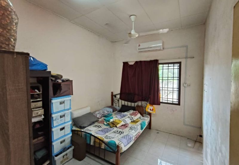 Kota Tinggi - Tmn Sri Saujana - Single storey terrace house corner