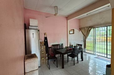 Kota Tinggi - Tmn Sri Saujana - Single storey terrace house corner