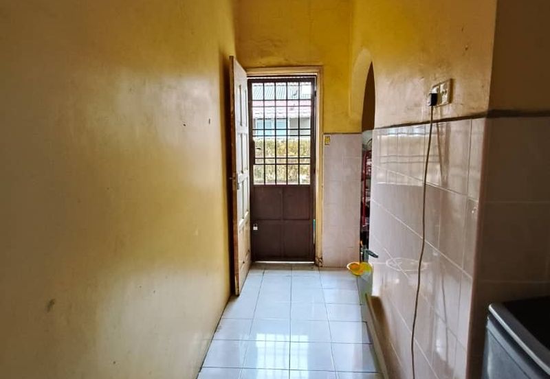 Kota Tinggi - Tmn Sri Saujana - Single storey terrace house corner